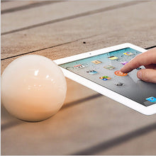 Smart LED ball, remotely controlled by a smartphone or tablet